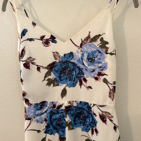 Lush romper spaghetti strap, crisscross back size small - Picture 2 of 5